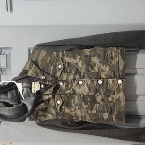 NWOT Wallflower Gray Brown Camo Denim Hoodie Jacket small